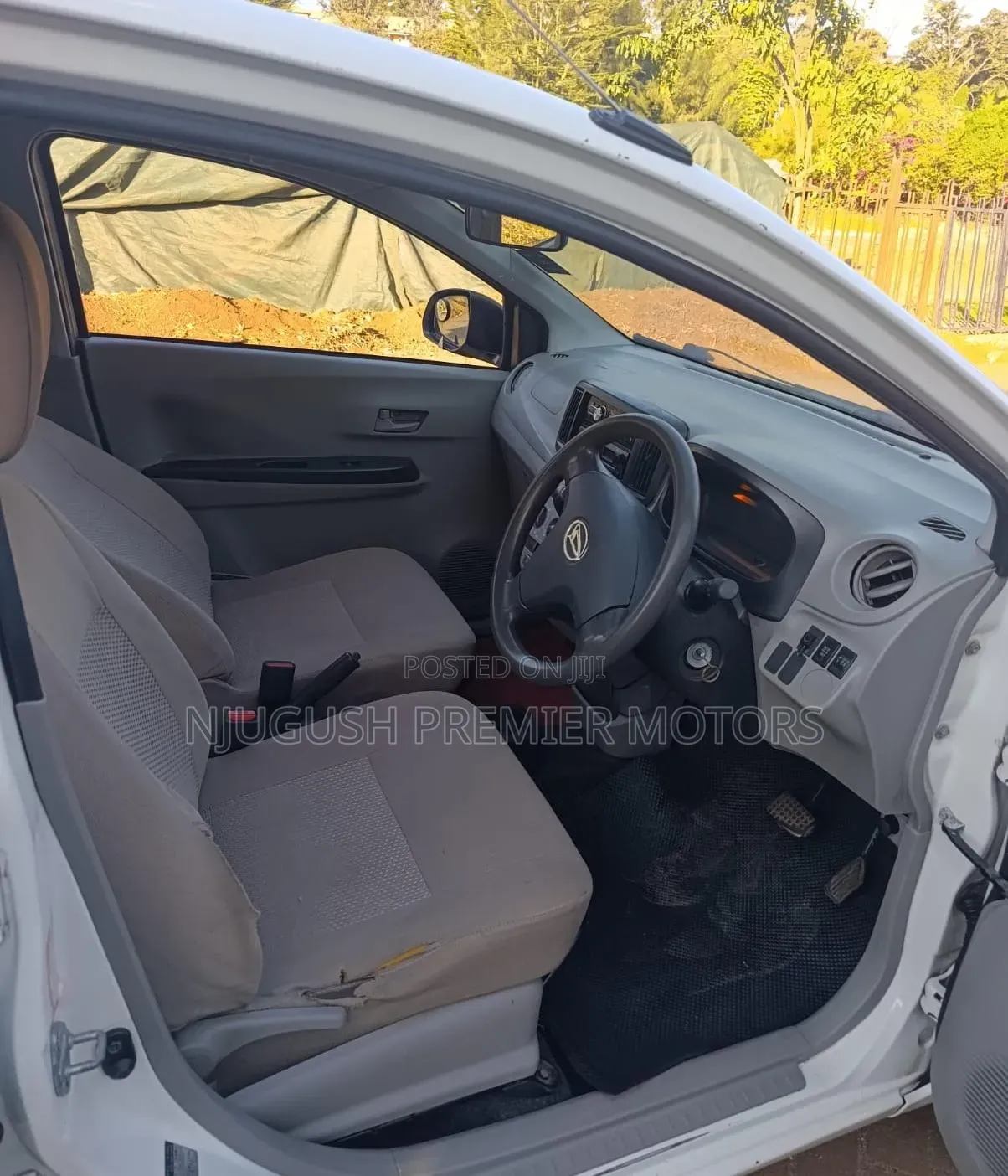 Daihatsu Mira 2013 White