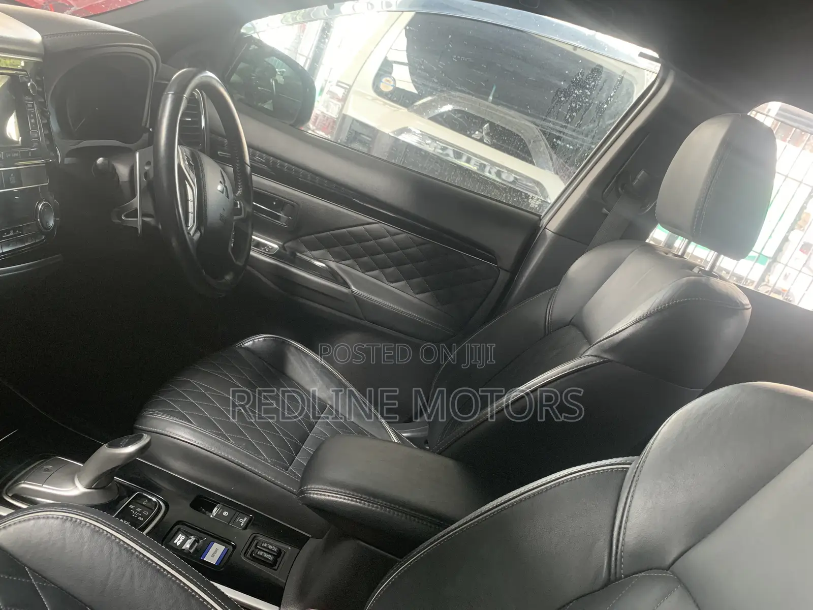 Mitsubishi Outlander 2.0 PHEV AWD 2019 Pearl