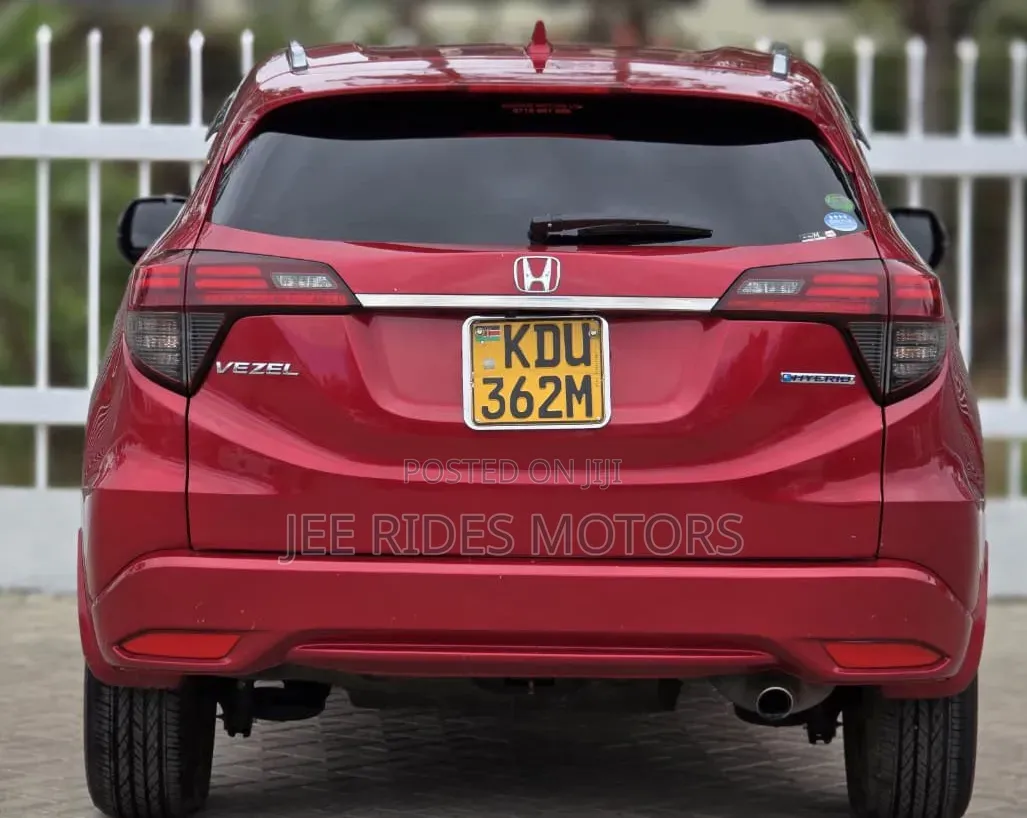 Honda Vezel 2019 Maroon