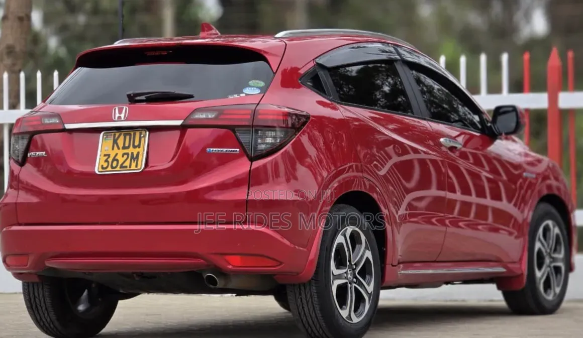 Honda Vezel 2019 Maroon