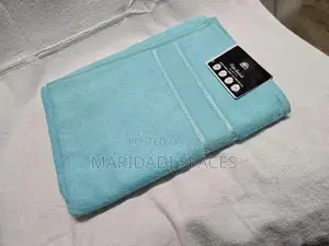 Soft,thick and High Absorbent Cotton Towels Medium Size 70 by 140cm