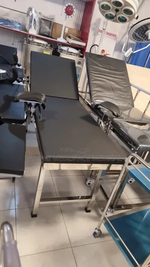 Imported Stainless Steel Imported Examination Couch With Stirrups