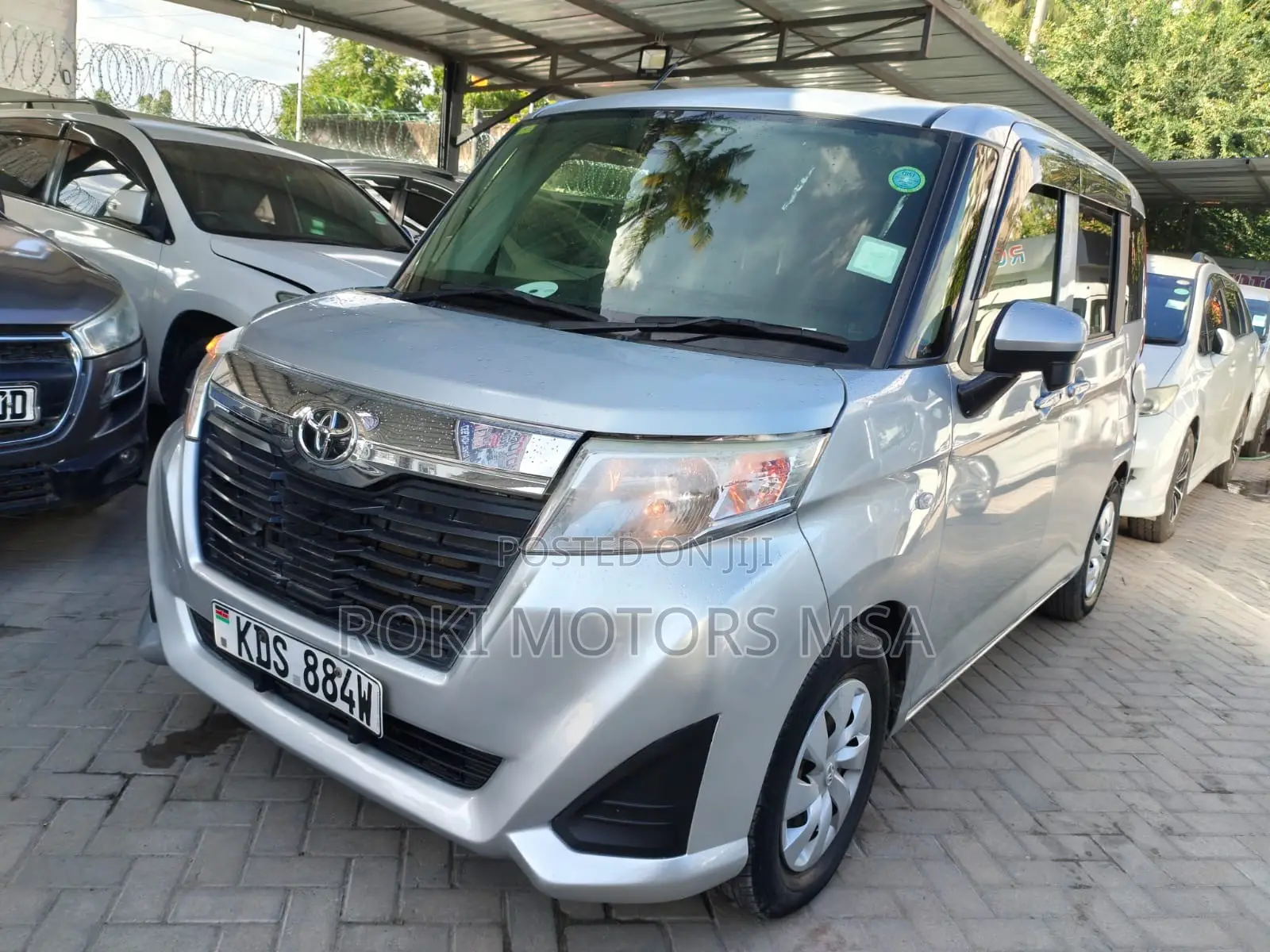 Toyota Roomy 2017 Silver