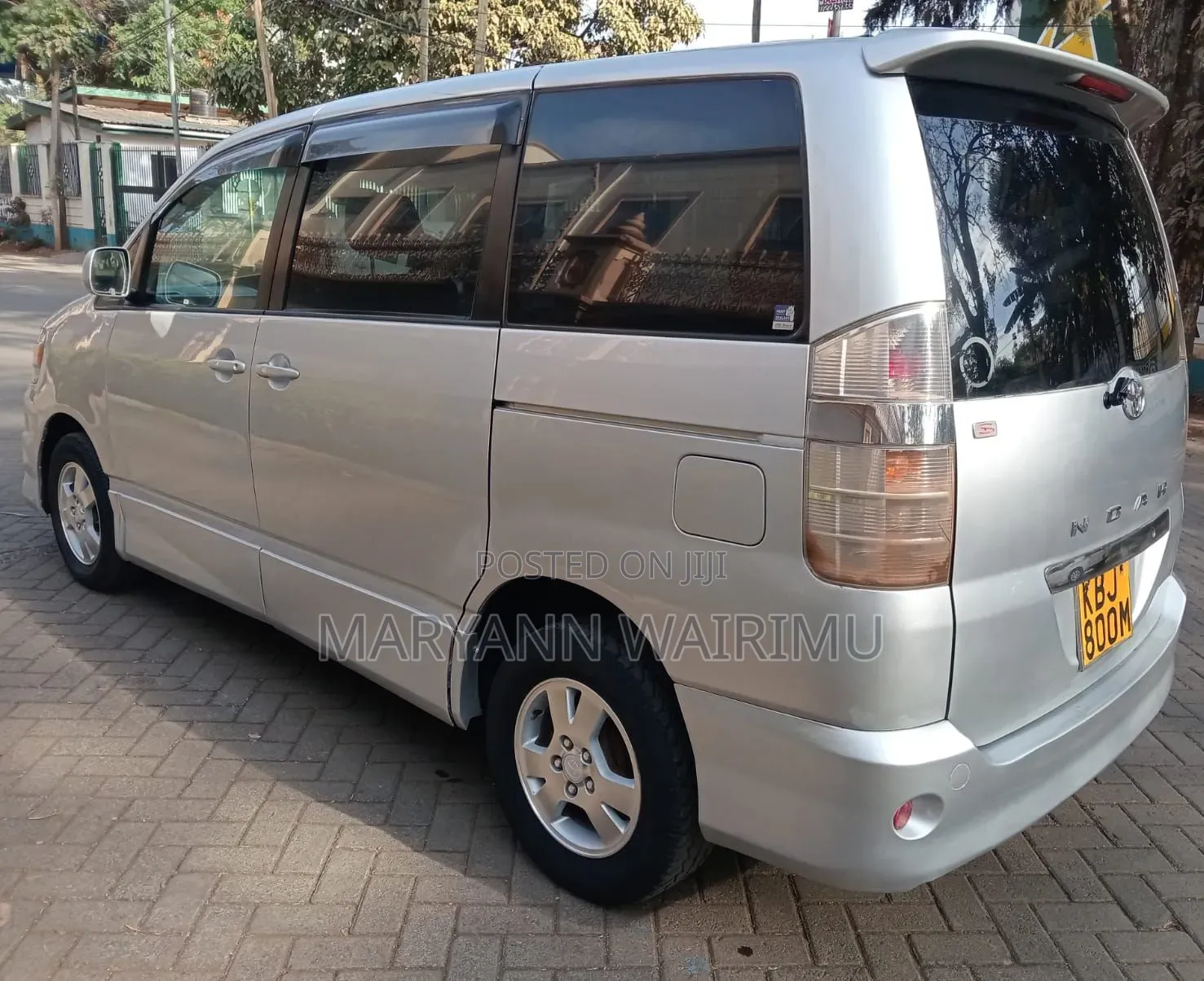Toyota Noah 2.0 FWD (8 Seater) 2002 Silver