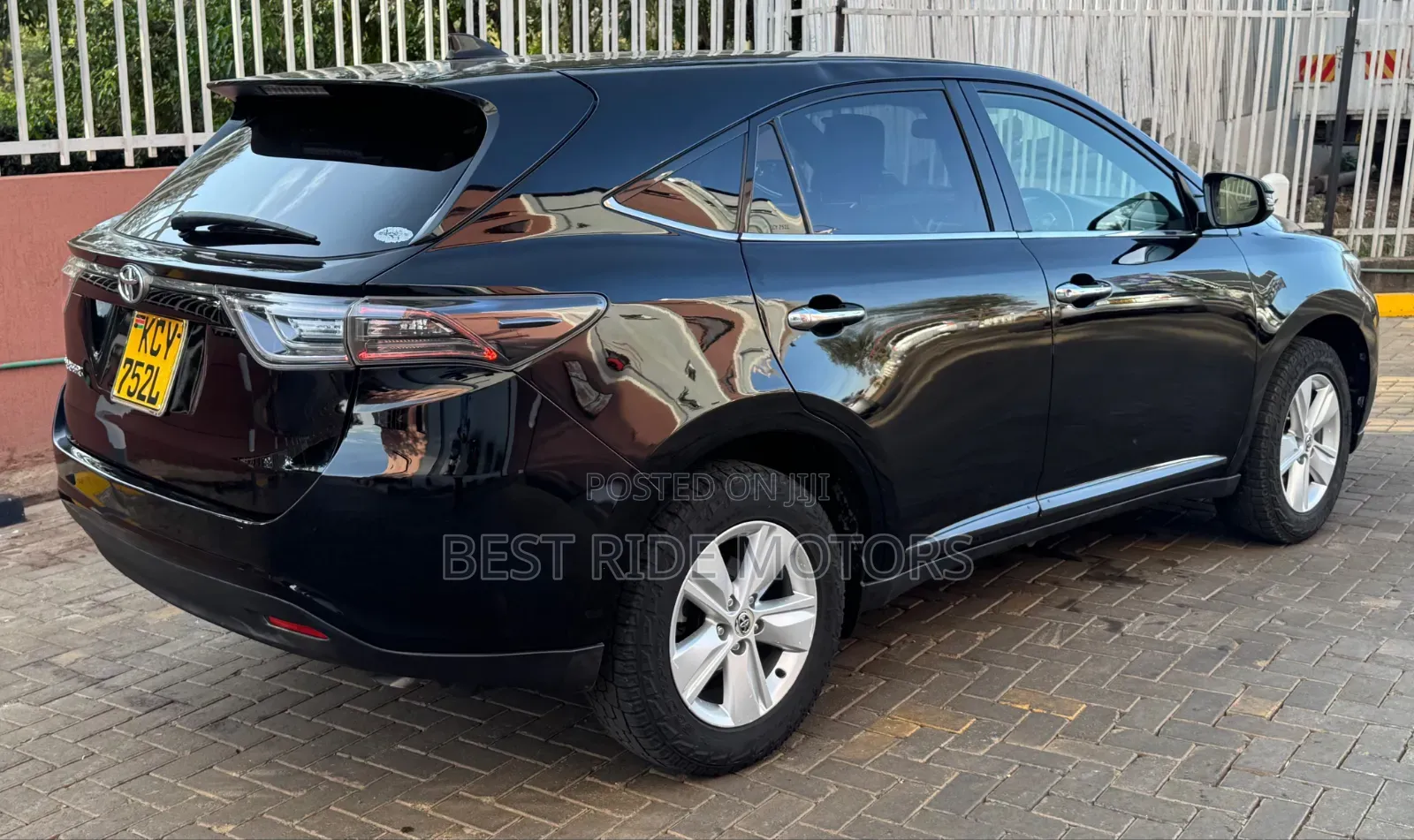 Toyota Harrier 2.0 2014 Gray