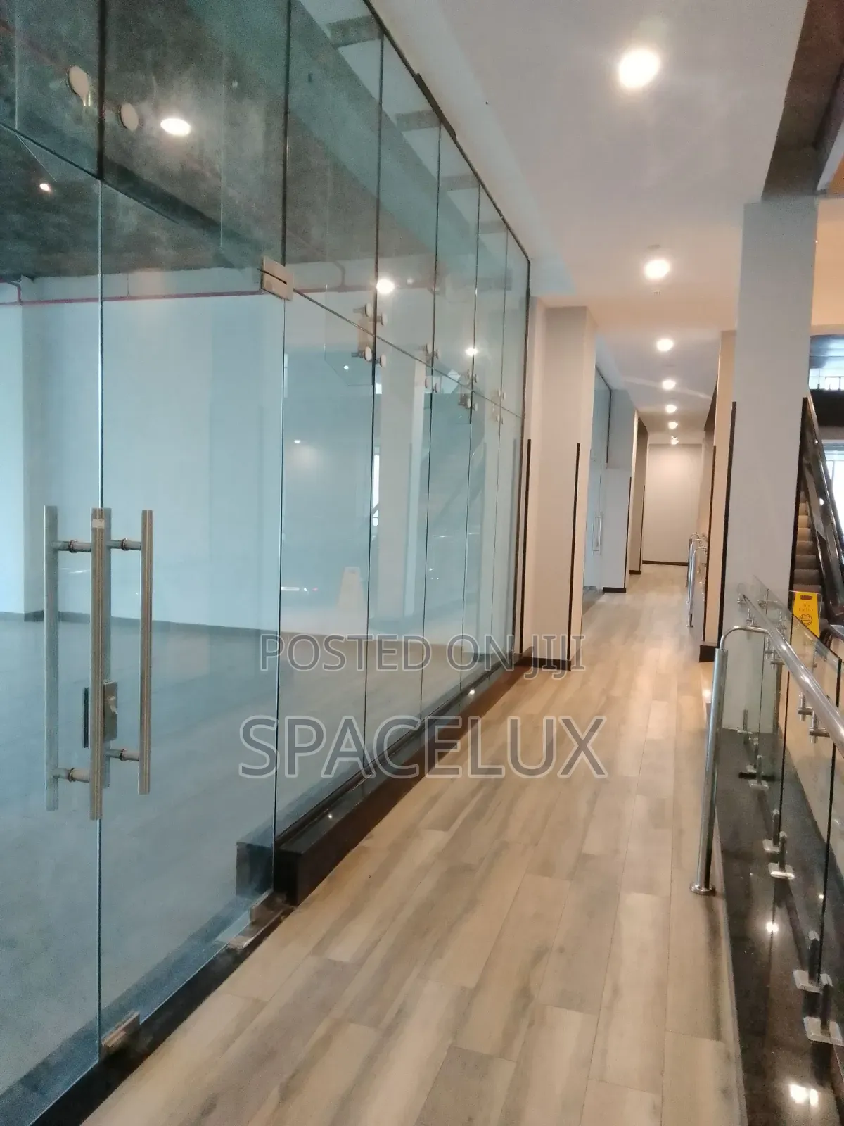 Nice Showroom & Retail Shops