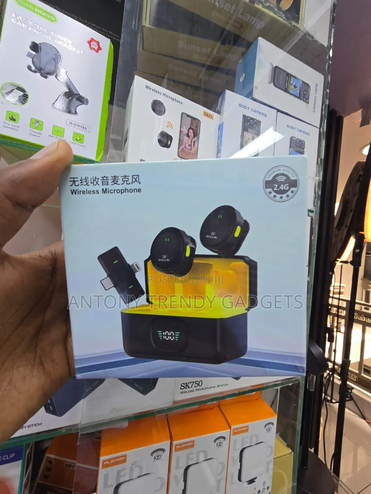 Q9 Dual Wireless Lapel Microphone for TikTok and YouTube