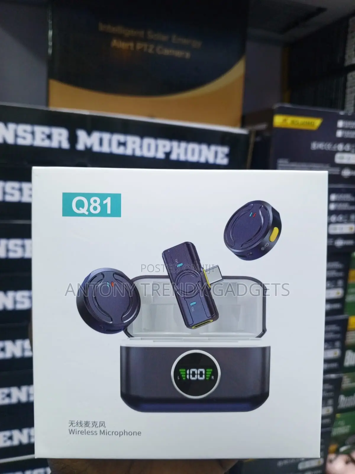 Q81 Wireless Phone Microphone With Digital Display Case