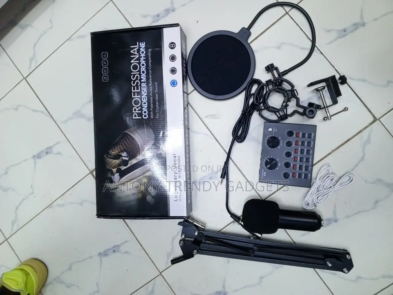 BM800 Podcast Mic Bundle With V8 Audio Interface
