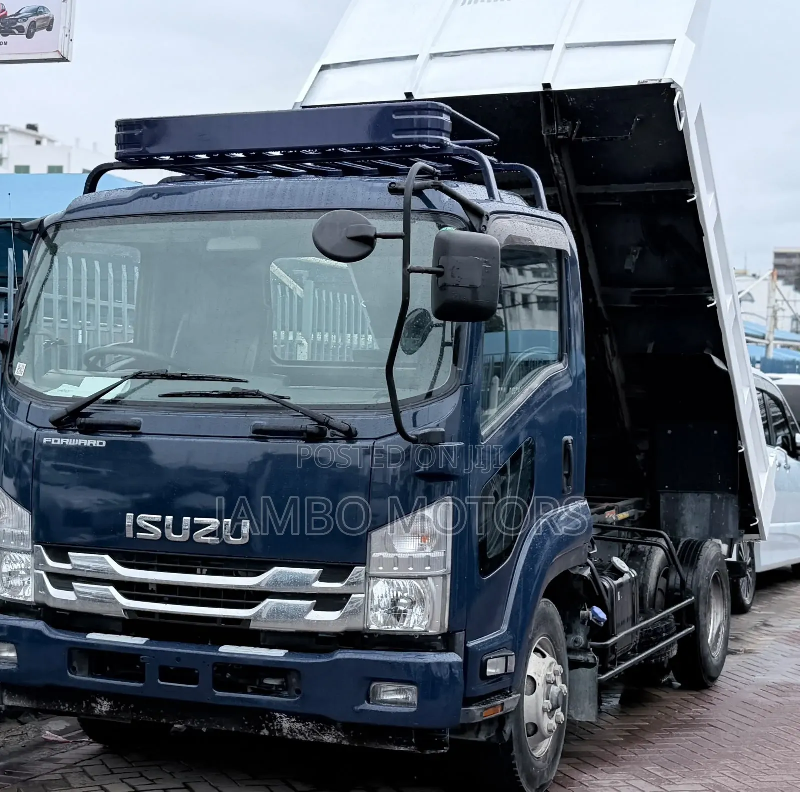 Isuzu Forward 2021 Blue