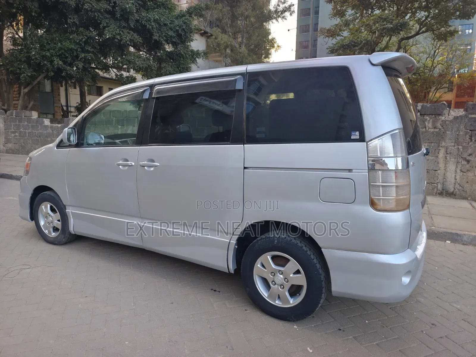 Toyota Noah 2.0 FWD (8 Seater) 2004 Silver