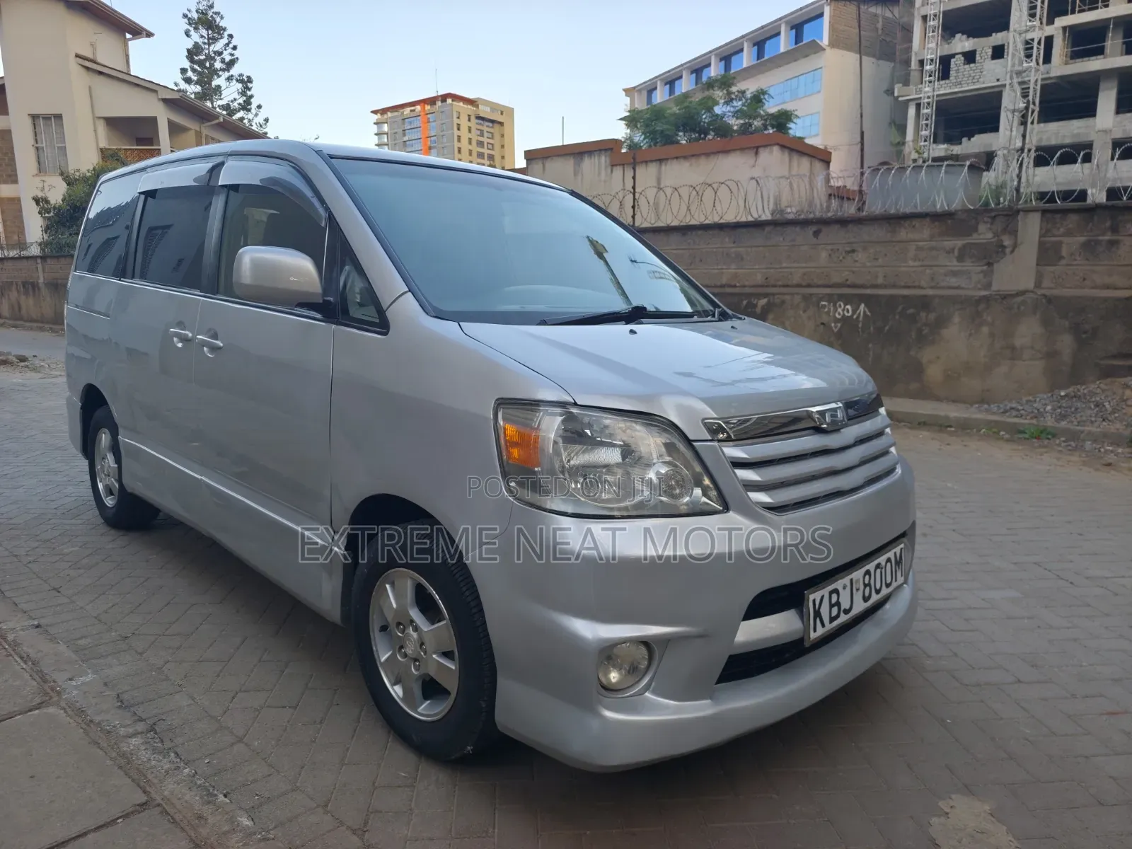 Toyota Noah 2.0 FWD (8 Seater) 2004 Silver