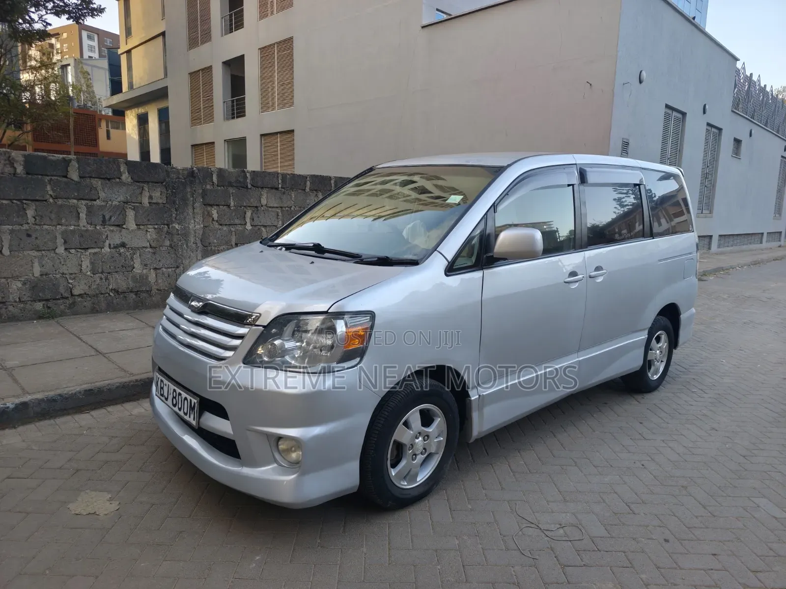 Toyota Noah 2.0 FWD (8 Seater) 2004 Silver