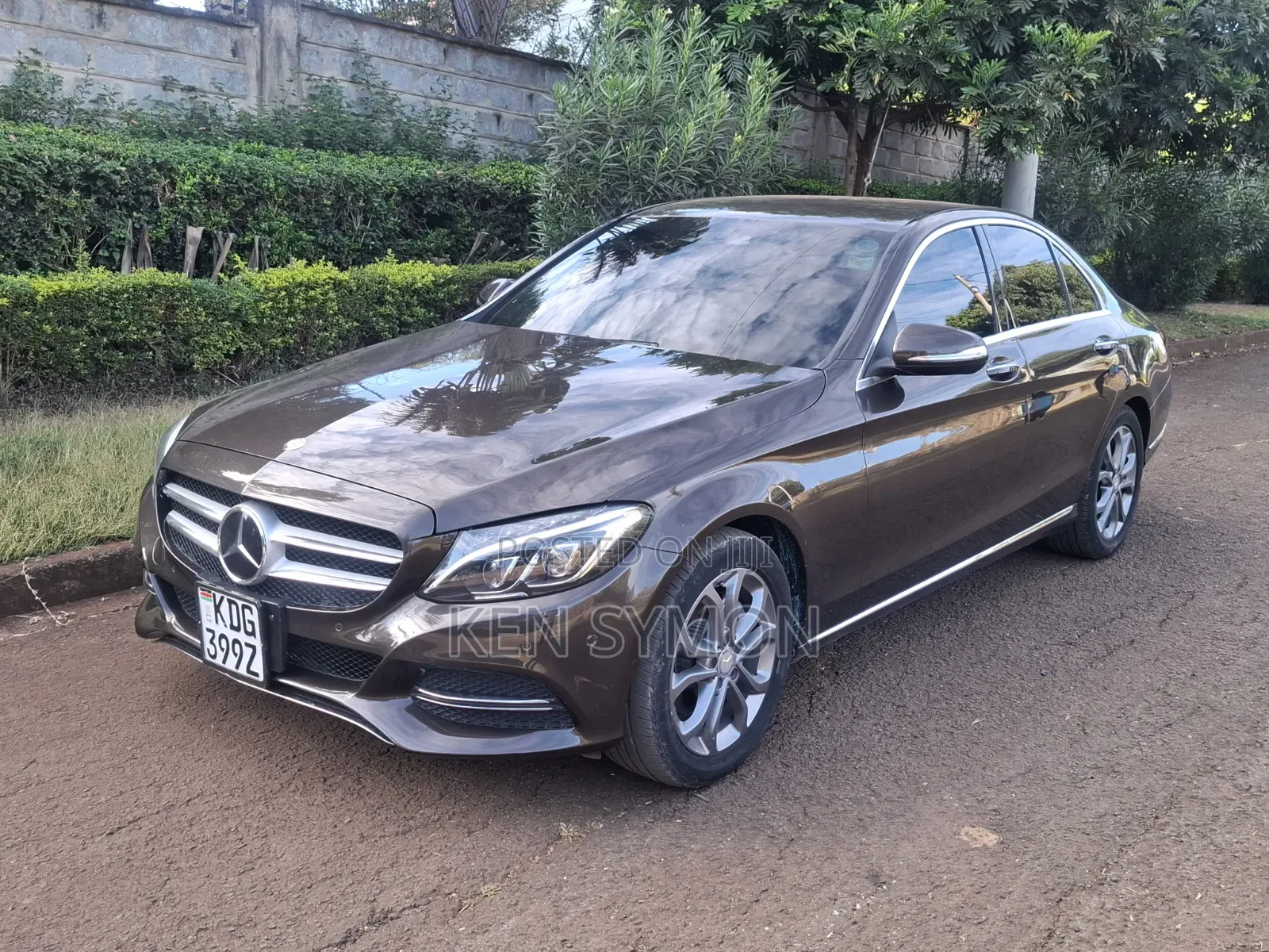 Mercedes-Benz C200 2014 Brown