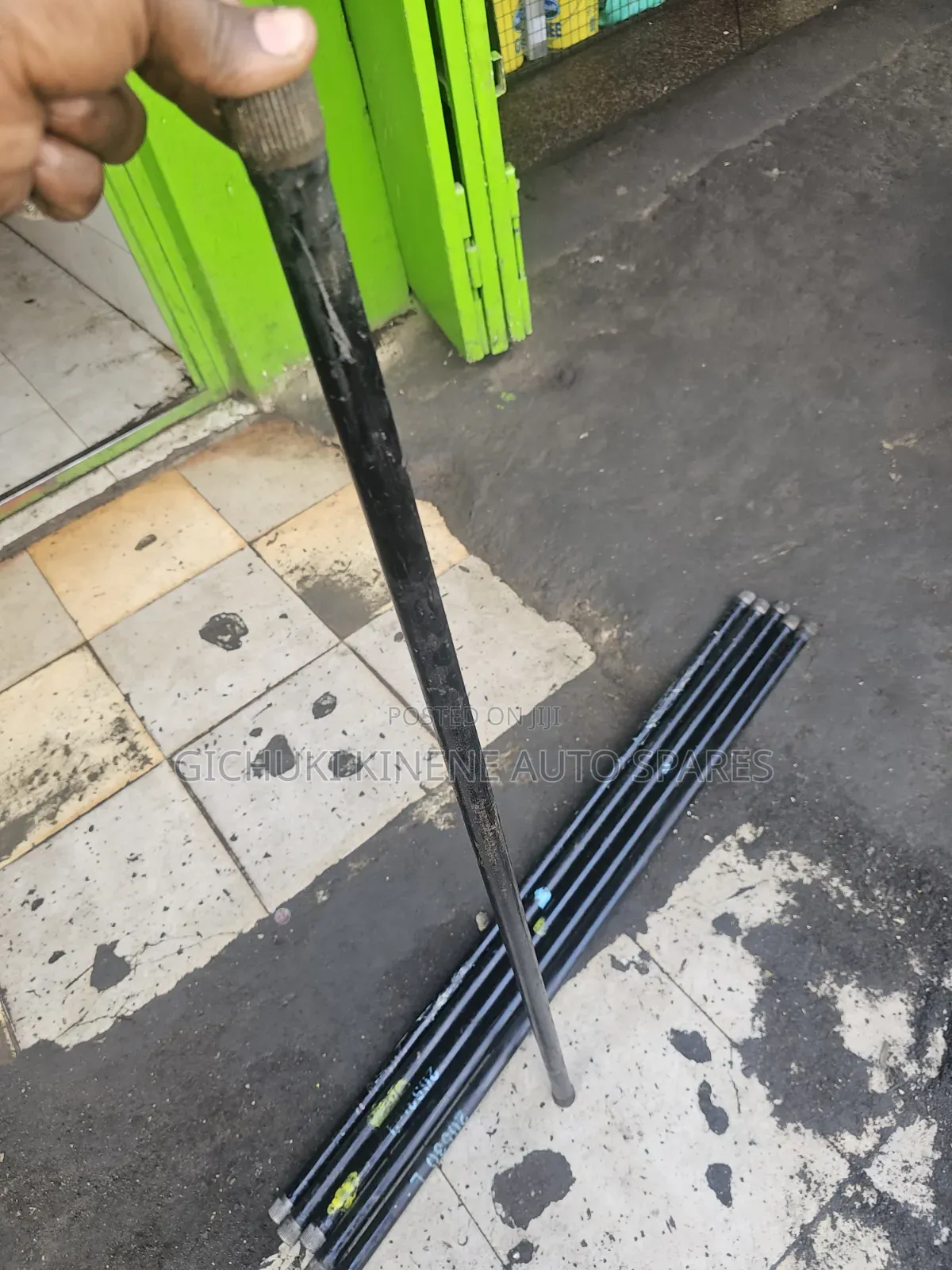 Toyota Hiace 7L Totion Bar