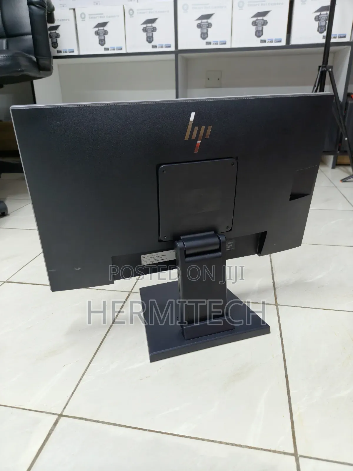 HP Frameless Monitor for Gaming and Entertainment Experience