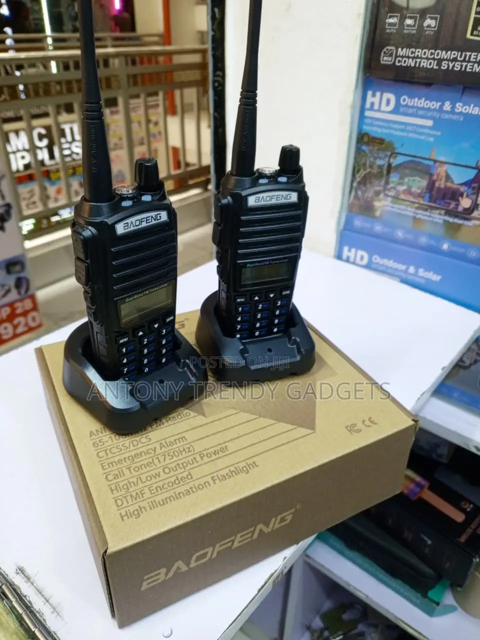 Baofeng UV-82 Dual Band Walkie Talkies With Charging Docks