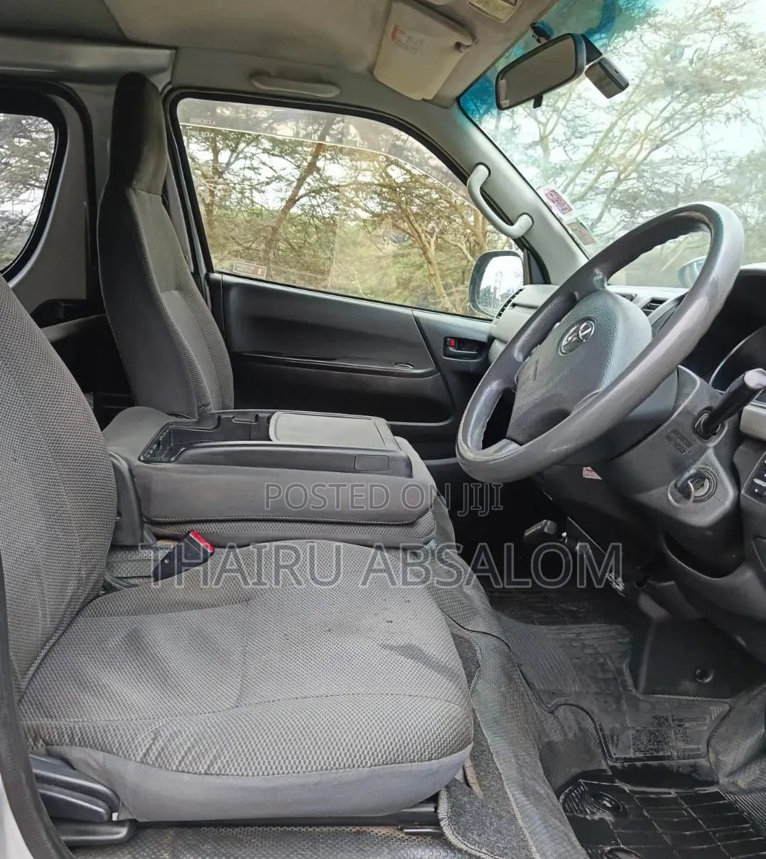 Toyota HiAce 2015 Silver