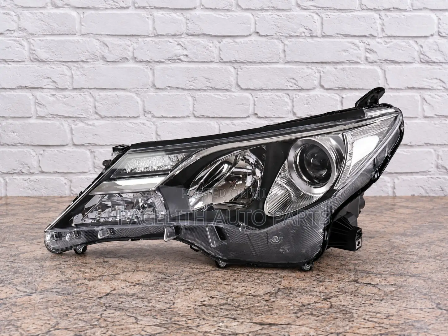 Depo Head Lamp / Light Toyota RAV4 2013/2014/2015 Xenon