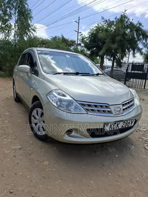 Nissan Tiida 1.5L 16V 2011 Gold