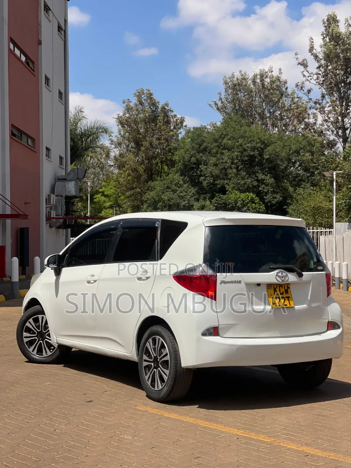 Toyota Ractis 2012 White
