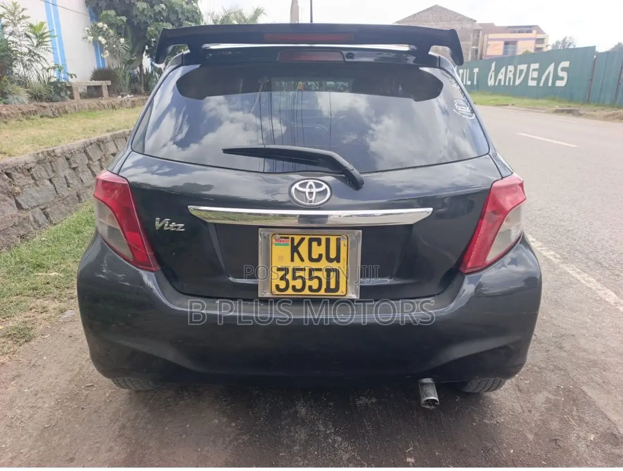 Toyota Vitz 2011 Black