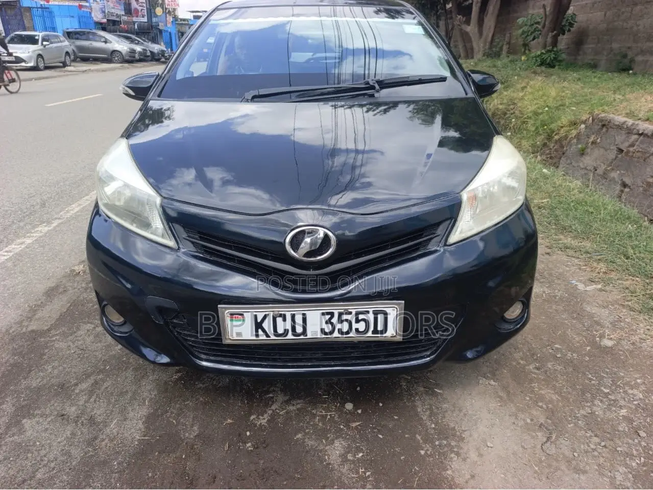 Toyota Vitz 2011 Black