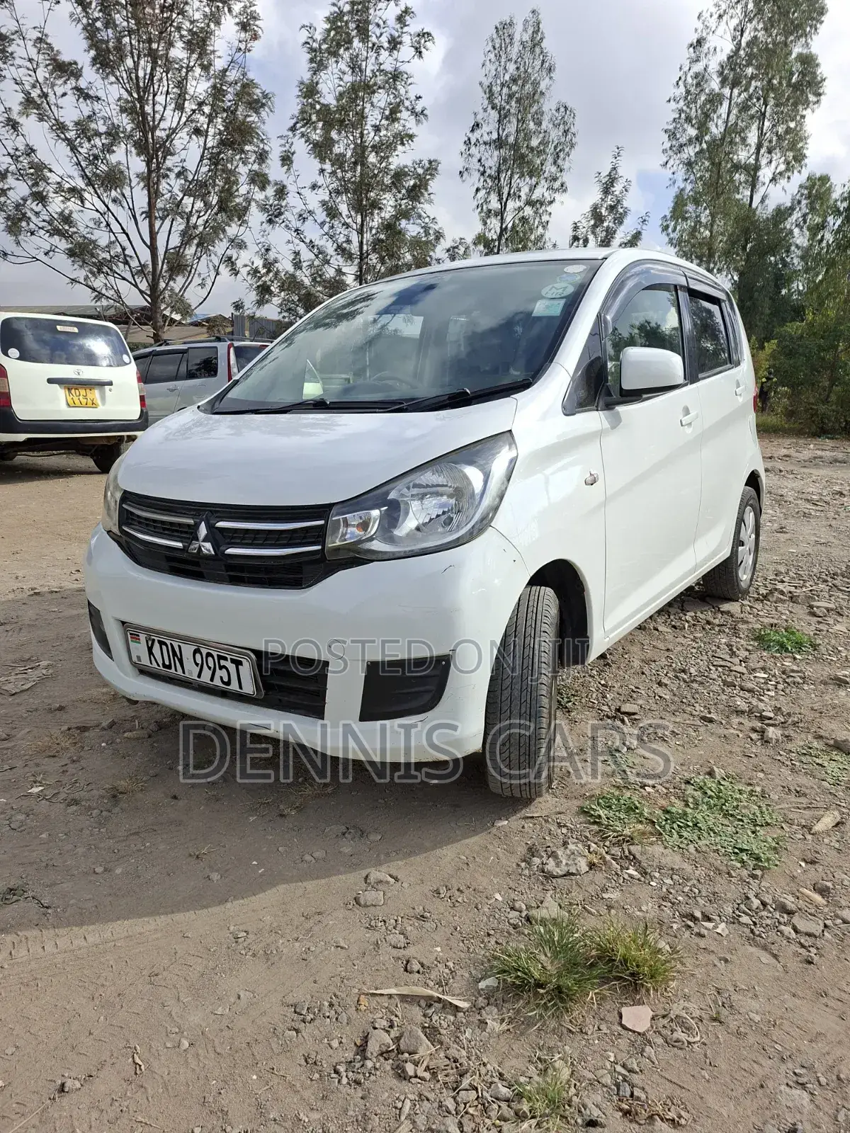 Mitsubishi EK Wagon 660 FWD 2016 White