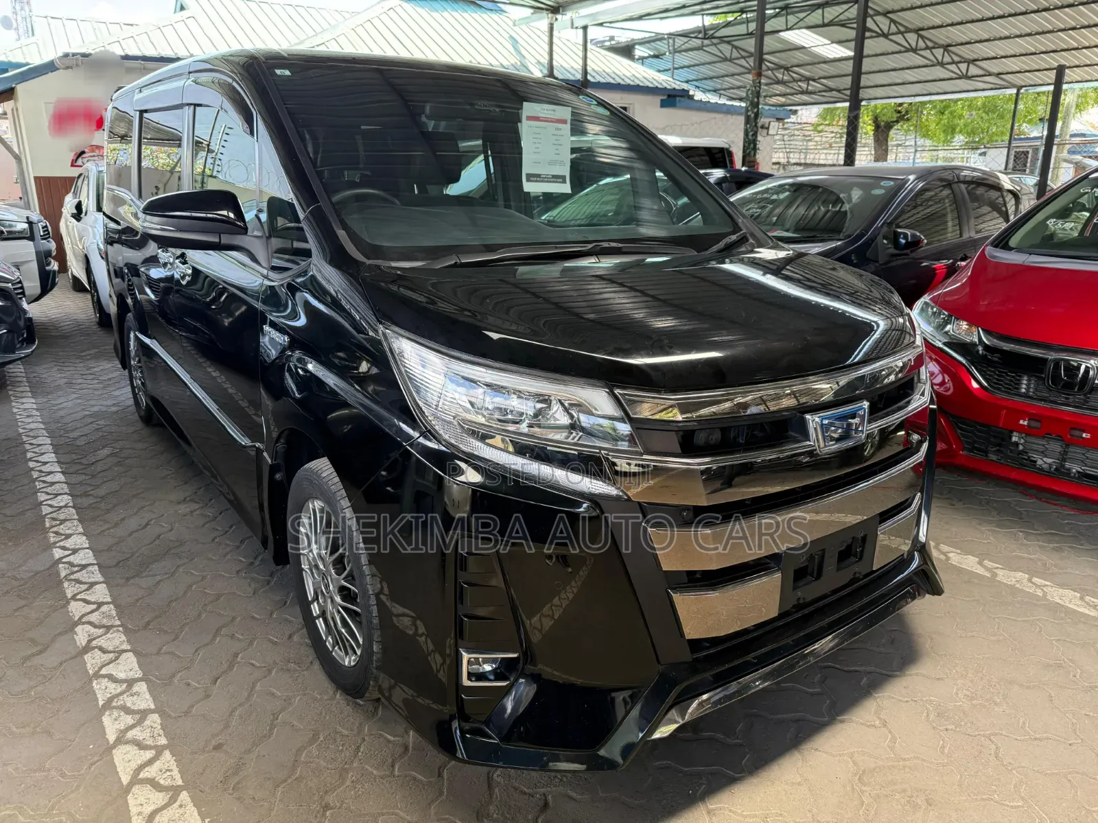 Toyota Noah 1.8 FWD Hybrid (7 seater) 2020 Black