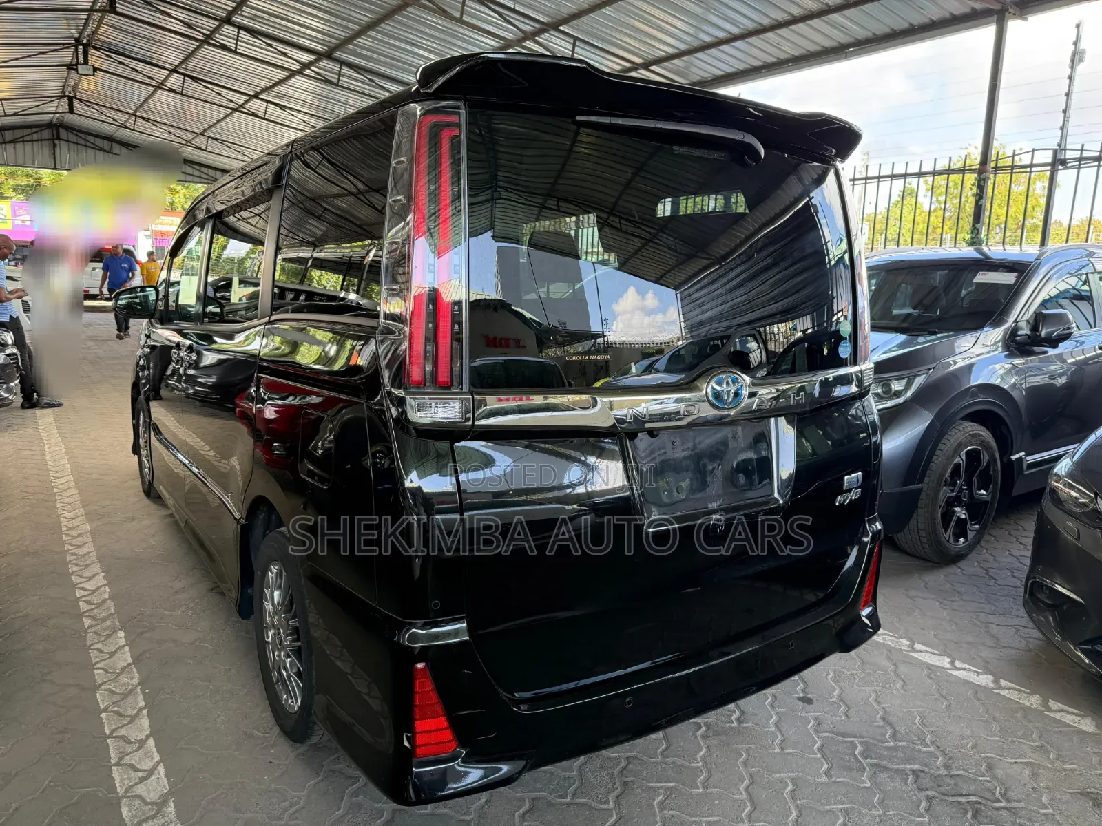 Toyota Noah 1.8 FWD Hybrid (7 seater) 2020 Black
