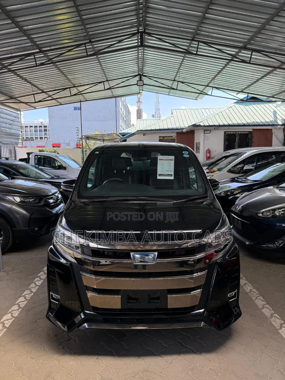 Toyota Noah 1.8 FWD Hybrid (7 seater) 2020 Black