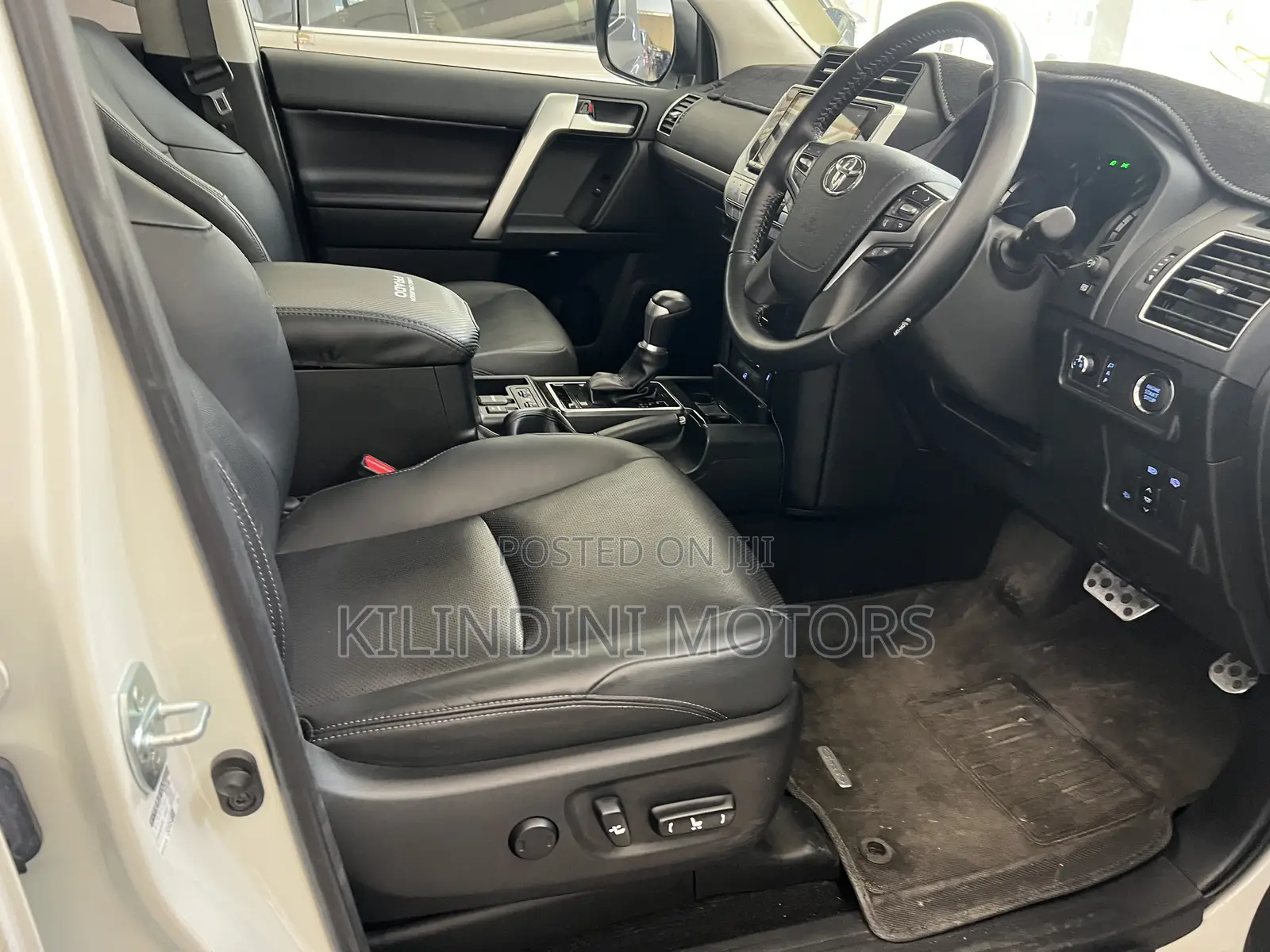 Toyota Land Cruiser 2020 White