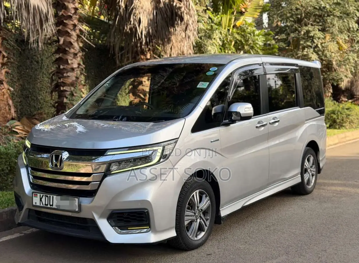 Honda Stepwgn 2018 Silver