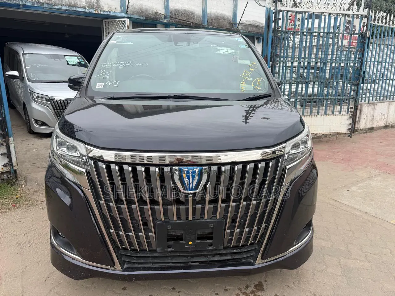 Toyota Esquire 1.8 FWD Hybrid (7 seater) 2020 Black