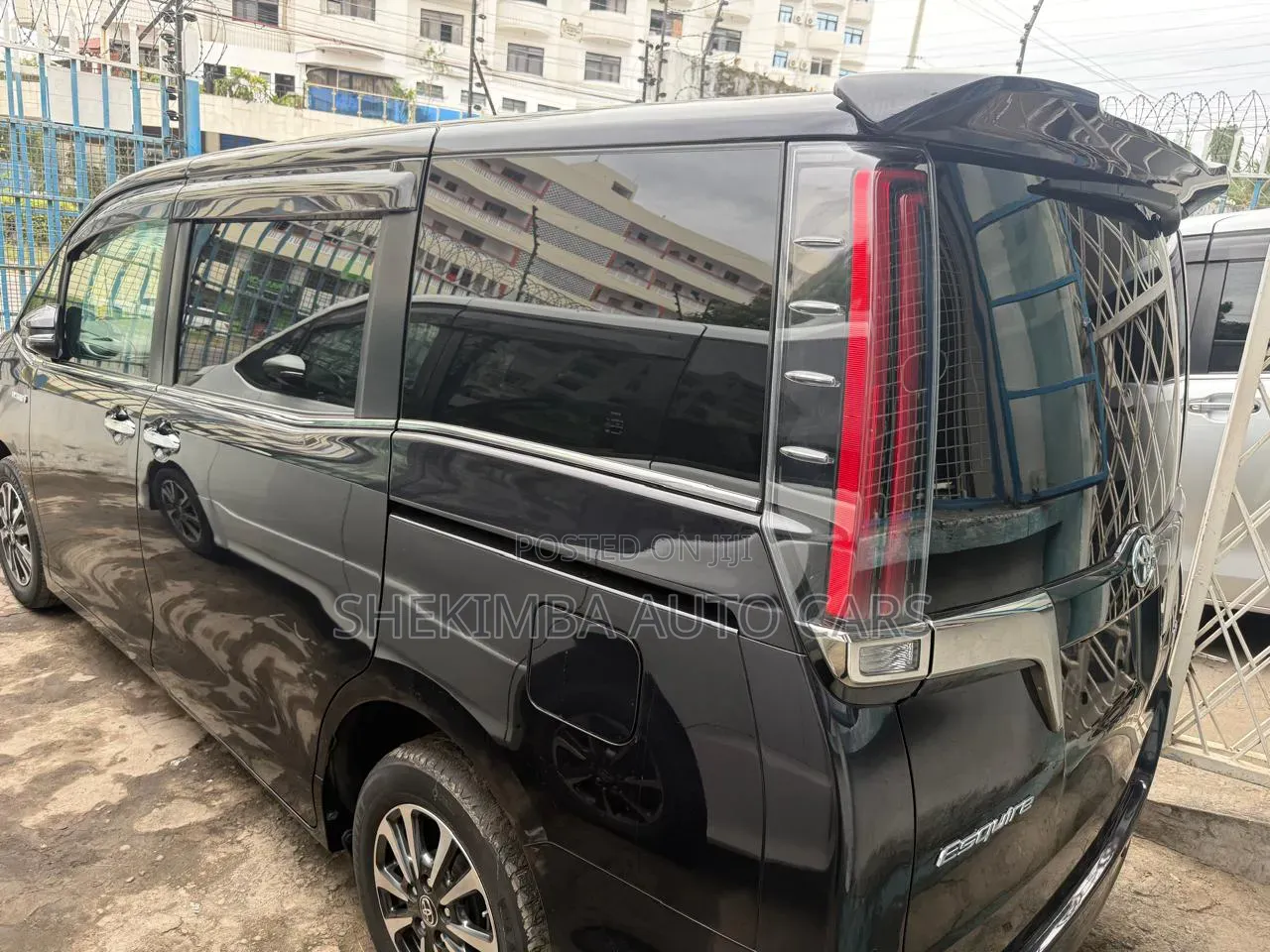 Toyota Esquire 1.8 FWD Hybrid (7 seater) 2020 Black