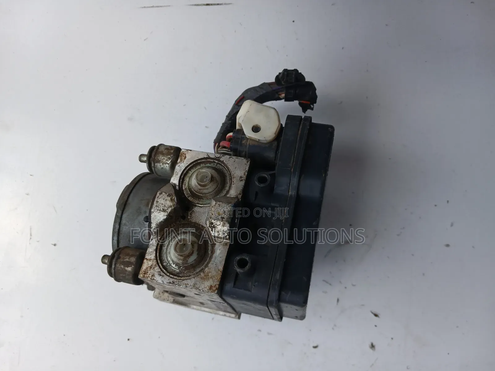 ABS Pump Toyota Hilux 2013