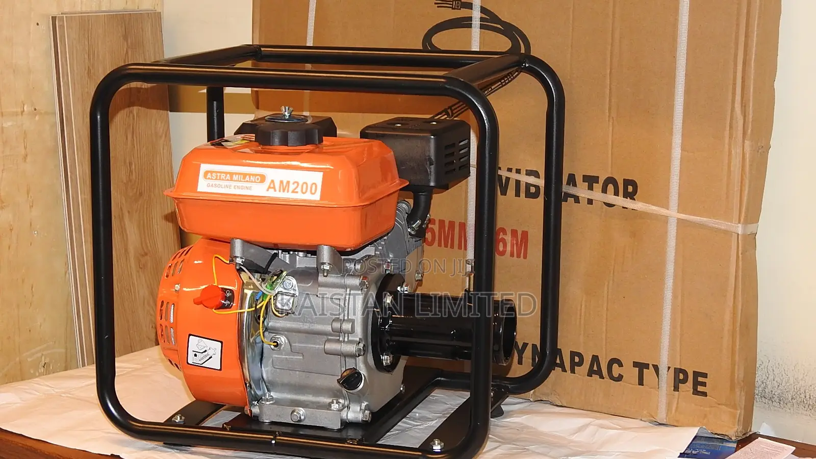 Astramilano AM200 Concrete Poker Vibrator / Petrol Concrete Vibrator
