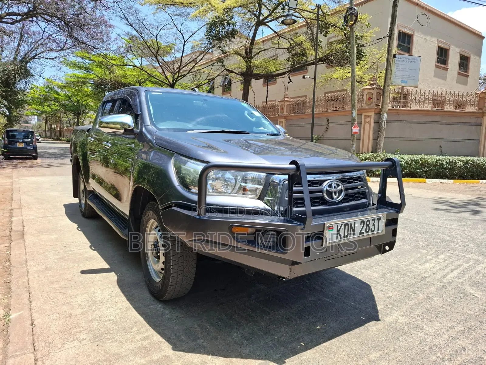 Toyota Hilux Revo Double Cab Deisel 2.8 AWD 2017 Gray