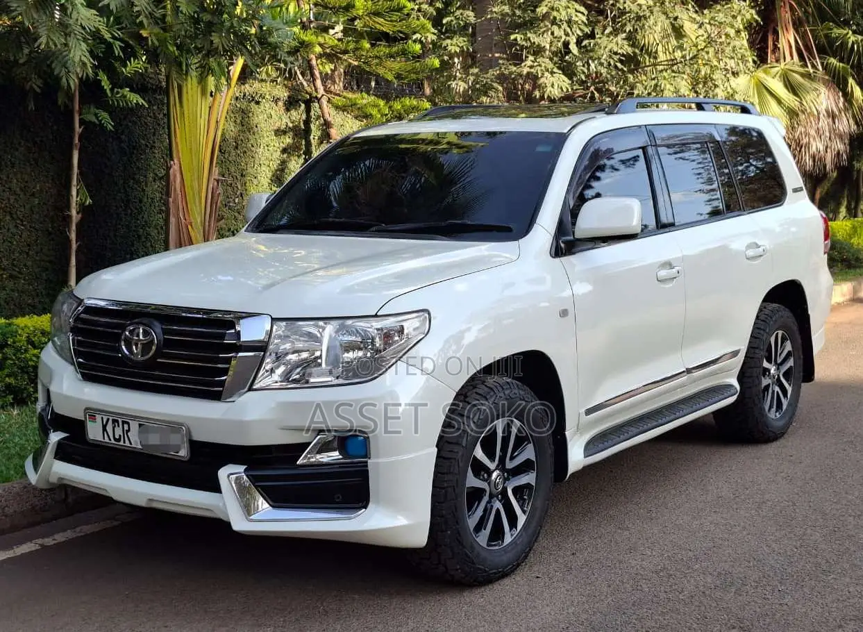 Toyota Land Cruiser 2011 White