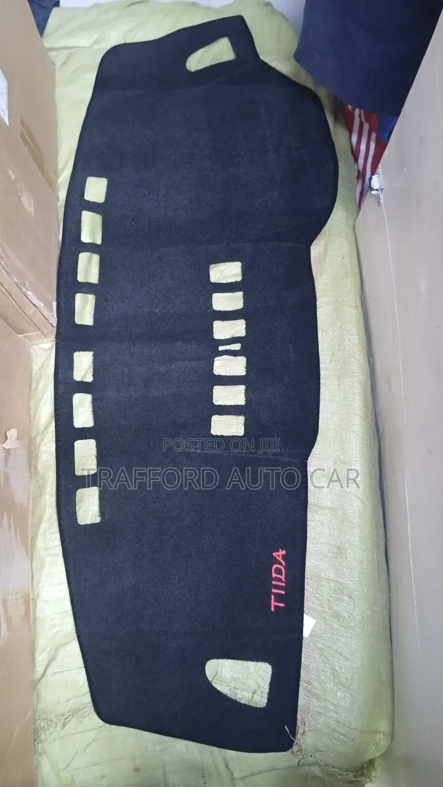 Nissan Tilda Dashboard Cover