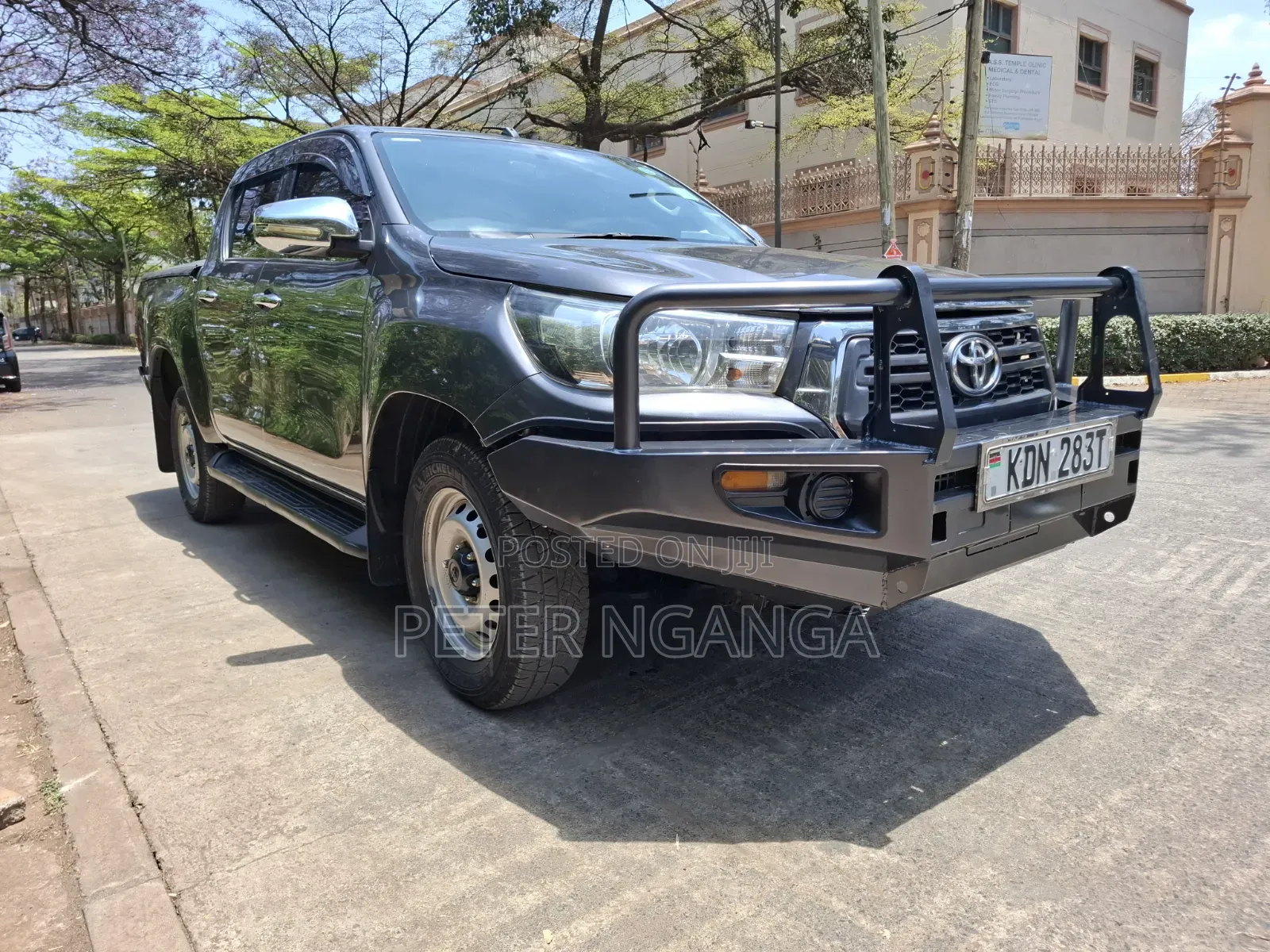 Toyota Hilux Revo Double Cab Deisel 2.4 AWD 2017 Gray