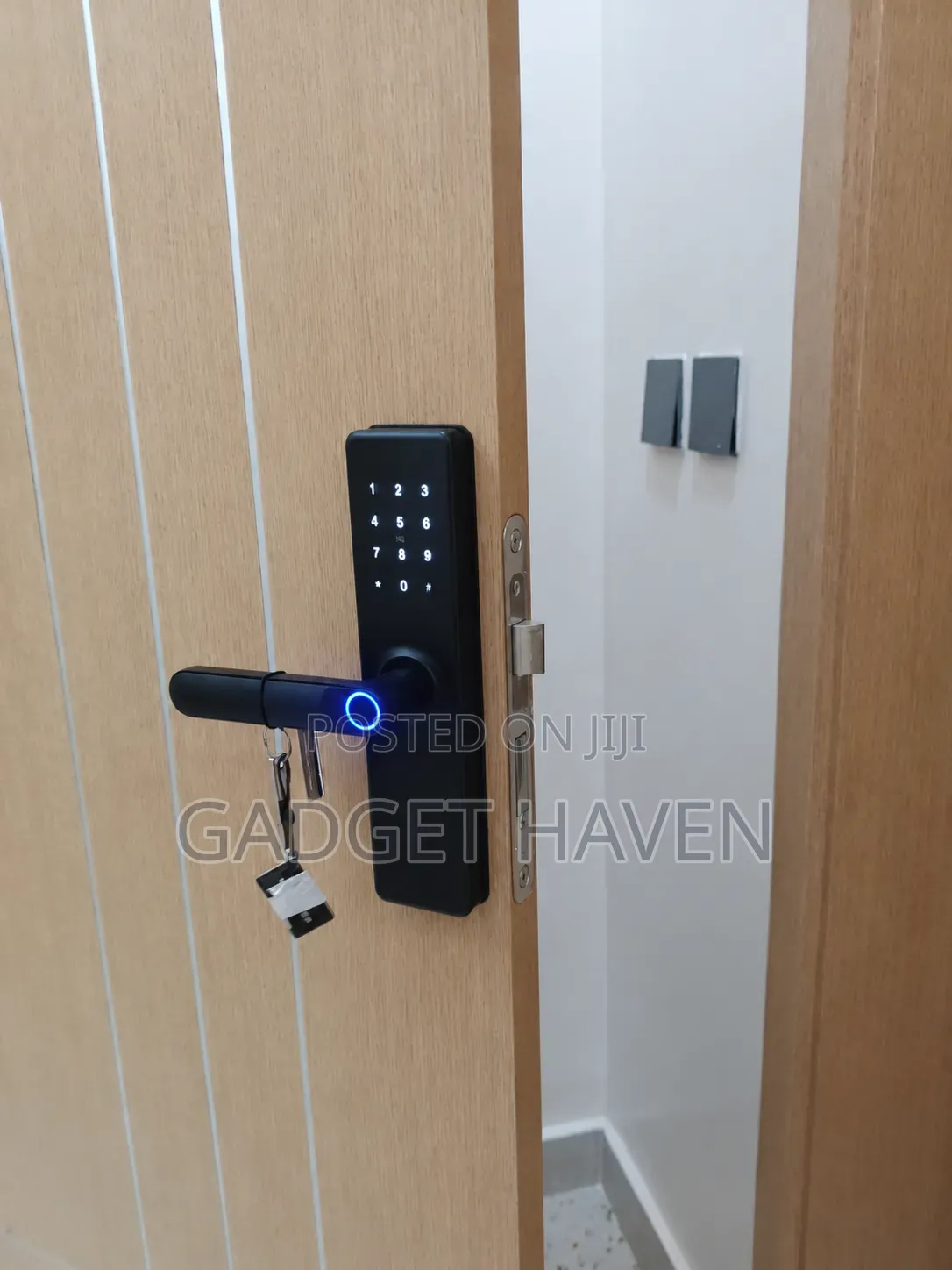 Digital Door Lock With RFID Card, Password , Fingerprint and Key