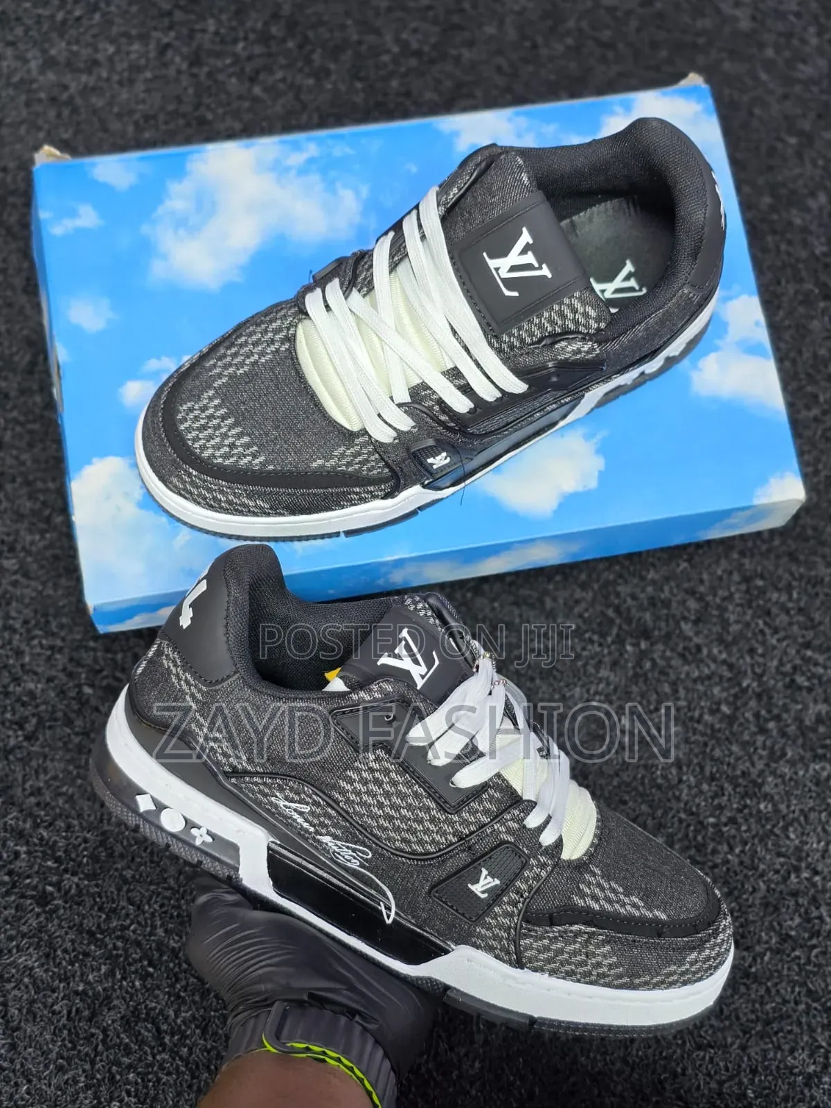 Louis Vuitton Sneakers Black