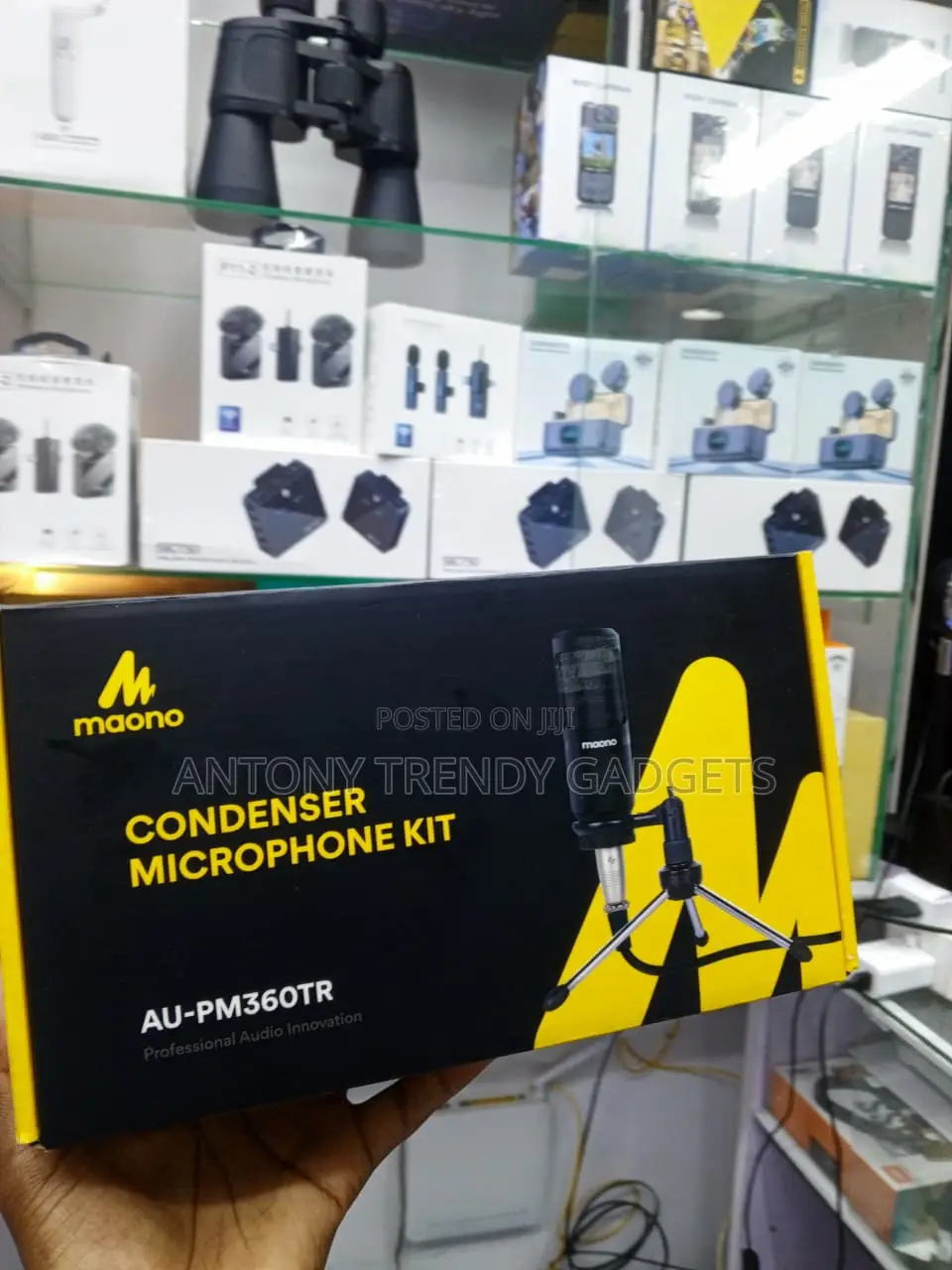 Maono AU-PM360TR Podcast Mic With Shock Mount and Cable