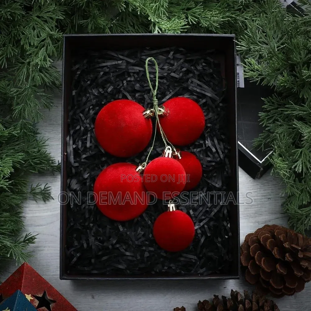 6 Piece Set of Burgundy Christmas Ball Clusters