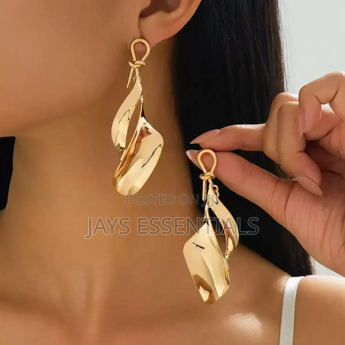 Transform Your Looks With Our Earrings