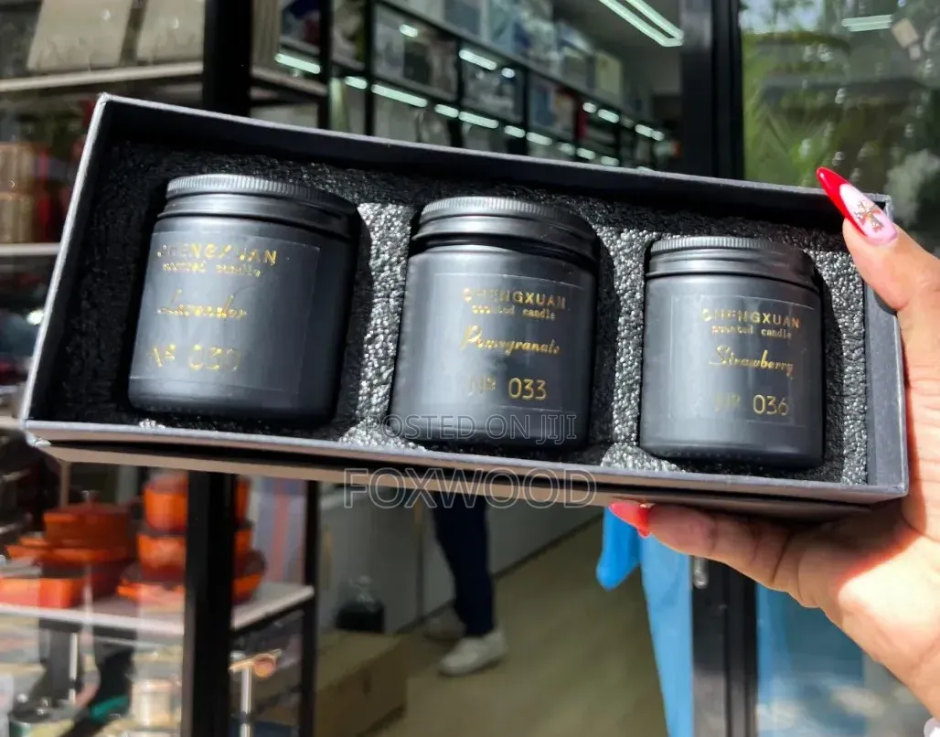 Set of Three Chengxuan Black-Jar Scented Candles