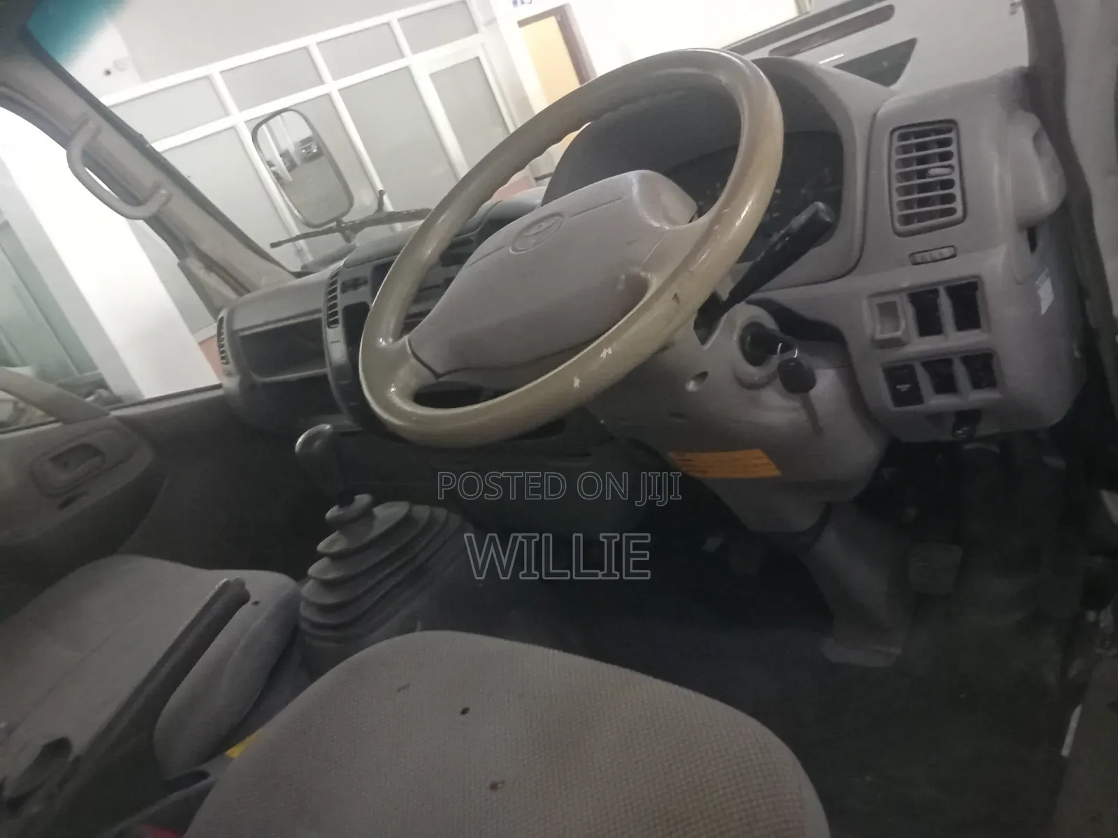 Toyota Dyna 2009 Off white
