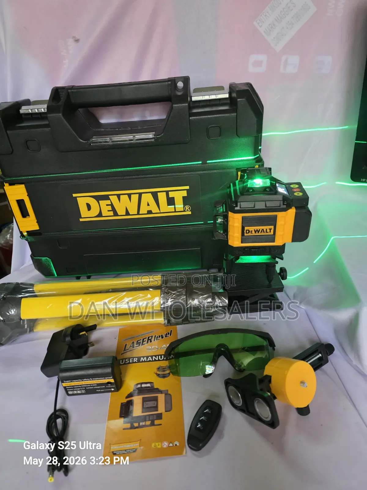 16 Lines DeWalt Leaser Level
