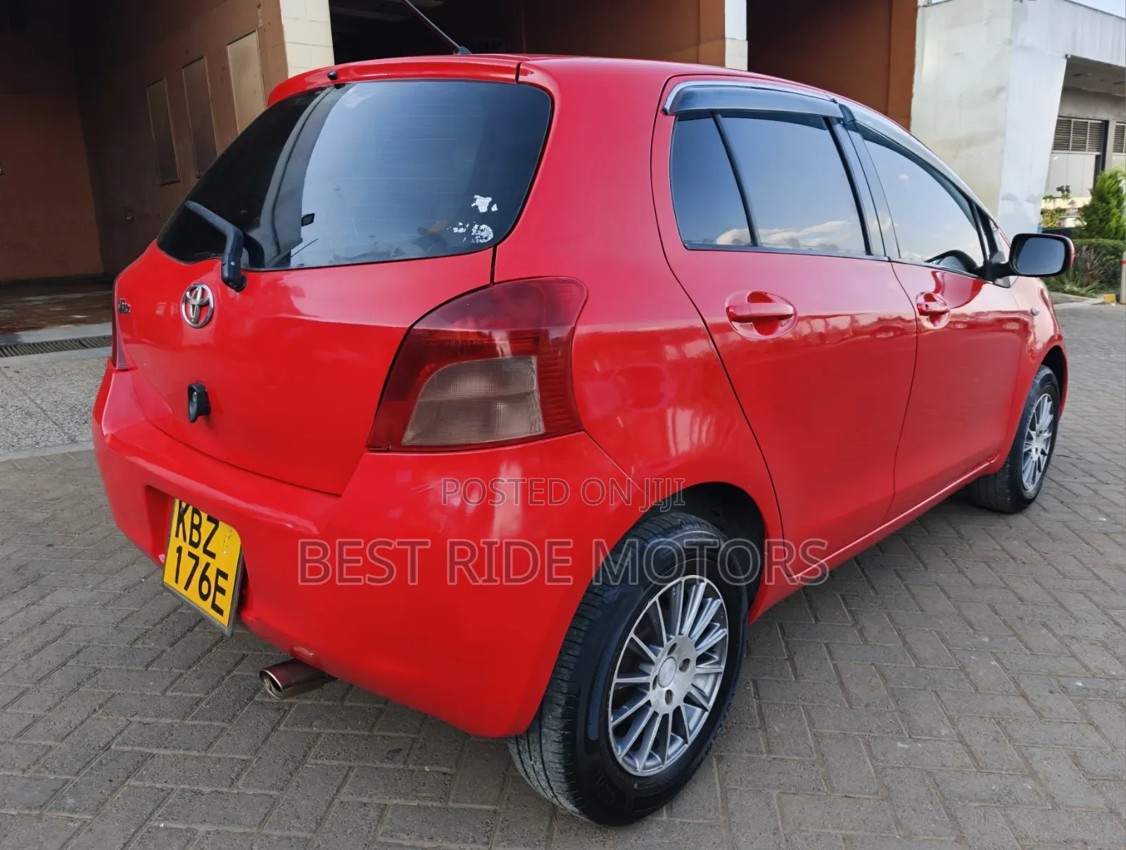 Toyota Vitz 1.3 FWD 5dr 2008 Red